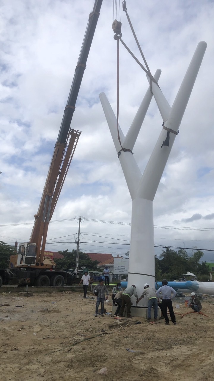 Cẩu biểu tượng tại cửa ngõ thành phố Nha Trang